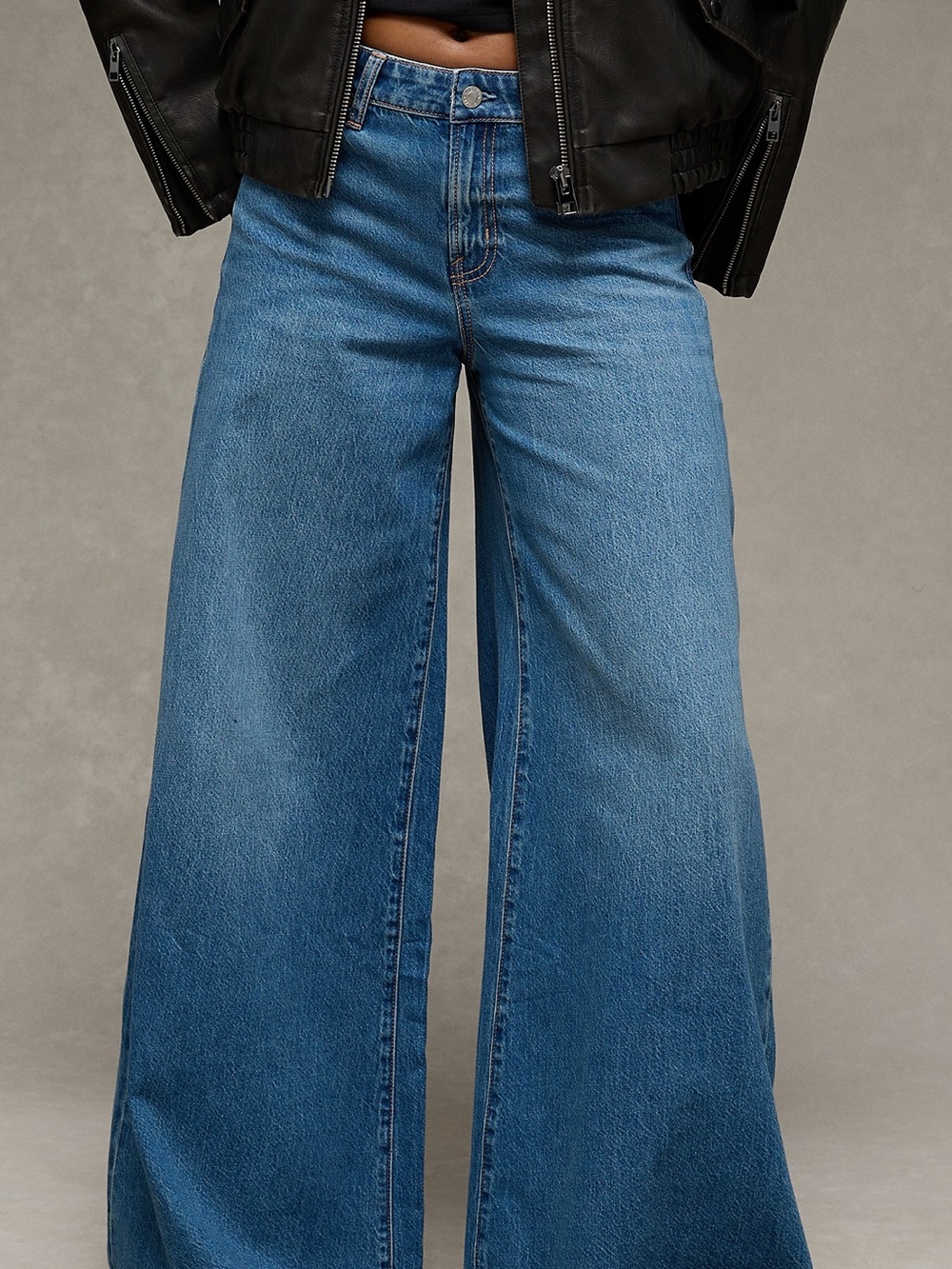 American Eagle Outfitters Strigid Flared Wide-Leg Jeans in Blue